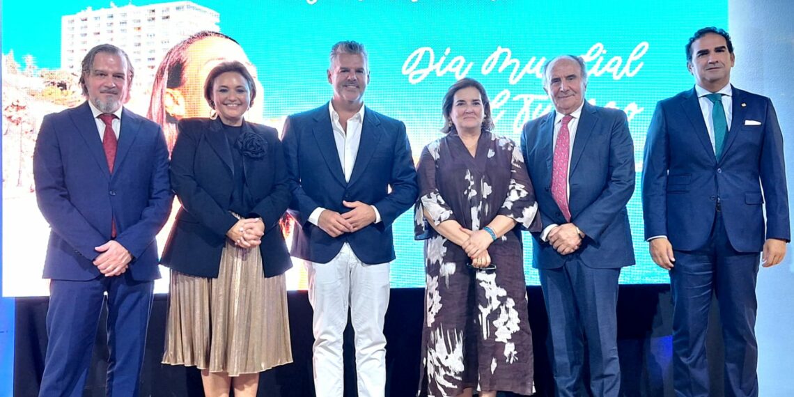 Torremolinos reconoce a Fernando Encinar, cofundador de Idealista, como Turista de Honor 2024