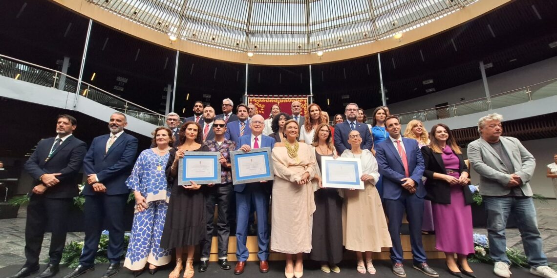 Torremolinos homenajea a Wim Kuipers, Diego Franco, y el Rockin` Race Jamboree en el 36 Aniversario de su Autonomía