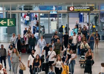 La llegada de turistas internacionales a Andalucía crece un 8,7% en julio con 2.033,87 millones de gasto