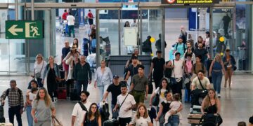 La llegada de turistas internacionales a Andalucía crece un 8,7% en julio con 2.033,87 millones de gasto