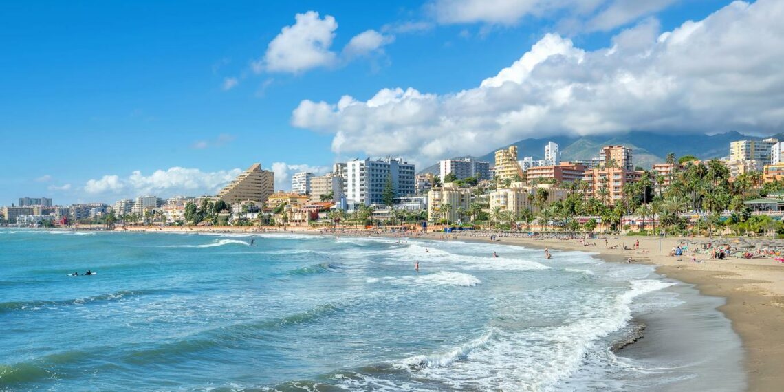 Aguilera elogia la labor de Turismo y Playas en un verano histórico en ocupación hotelera para Benalmádena