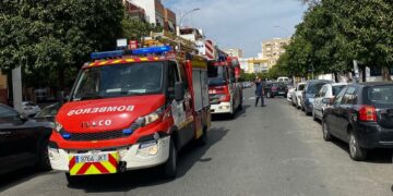 Fallece una persona en el incendio de un piso en Málaga capital