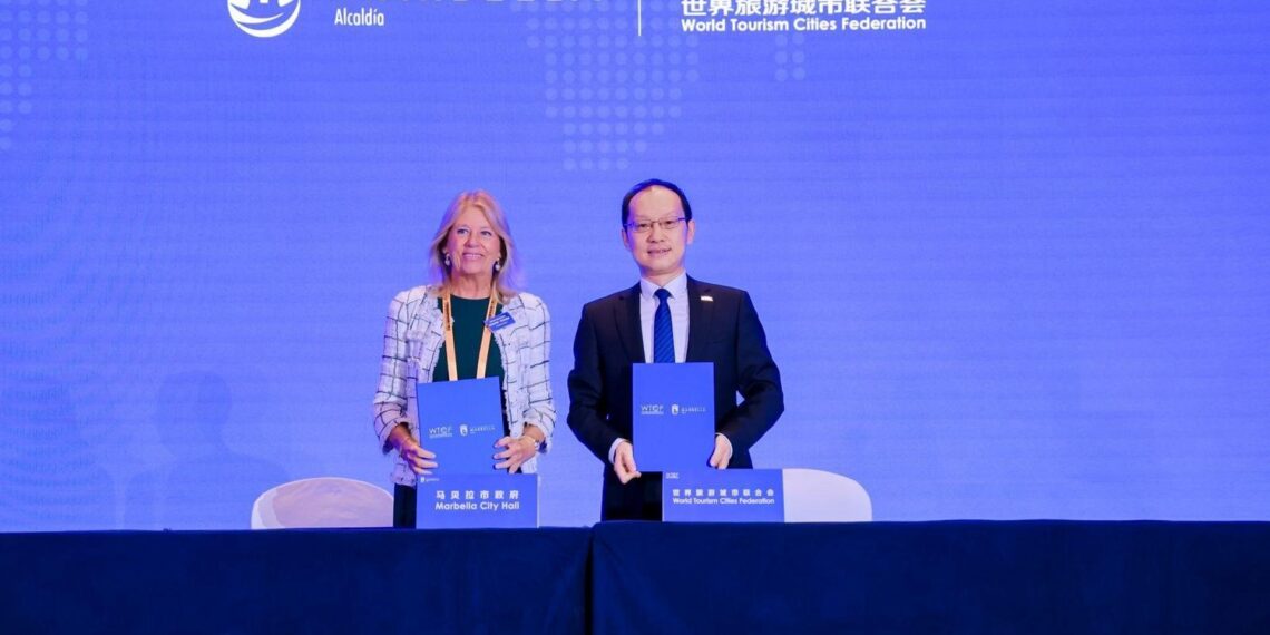Muñoz formaliza en Pekín el acuerdo para que Marbella sea sede del Congreso de Ciudades Turísticas