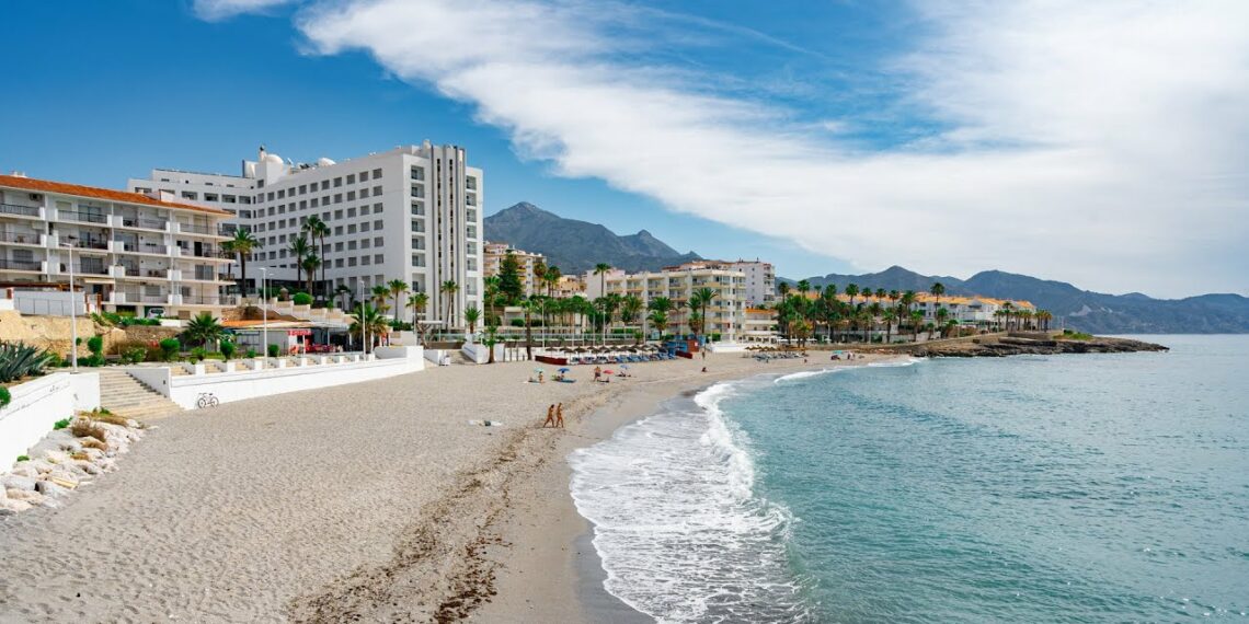 Fallece una mujer de 74 años en una playa de Nerja