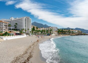 Fallece una mujer de 74 años en una playa de Nerja