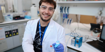 El investigador de 24 años que podrá continuar formándose en piel artificial para bebés gracias a un crowdfunding