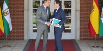 Moreno abordará este viernes con Sánchez un documento de 100 reclamaciones y exigirá multilateralidad en financiación