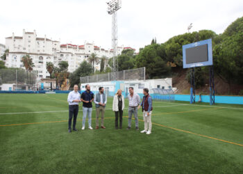 El Ayuntamiento culmina las obras del campo de fútbol Luis Teruel tras una reforma integral para sustituir el césped y mejorar y modernizar las instalaciones