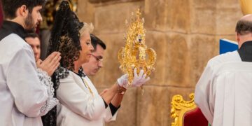 Marbella se vuelca con la coronación canónica de la Virgen del Carmen