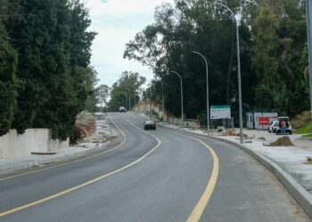 Las obras de la carretera de Istán entran en la fase final y próximos meses se cerrará al tráfico el tramo entre la rotonda de la desaladora y la entrada al centro comercial