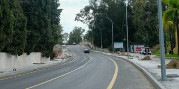 Las obras de la carretera de Istán entran en la fase final y próximos meses se cerrará al tráfico el tramo entre la rotonda de la desaladora y la entrada al centro comercial