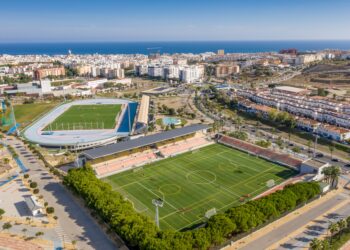 Las obras para la sustitución del césped artificial del Estadio de Fútbol Muñoz Pérez comenzarán el próximo lunes