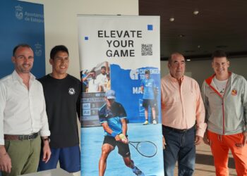 Nace en Estepona una nueva academia de tenis que forma a los jóvenes para la alta competición