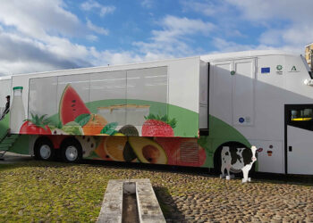 La campaña itinerante Frutibús acercará la alimentación saludable al alumnado y vecinos de Estepona