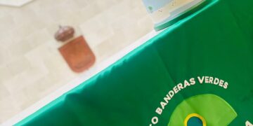 Fuengirola revalida la ‘Bandera Verde’ por tercer año consecutivo y se consolida como una de las ciudades españolas que más vidrio recicla