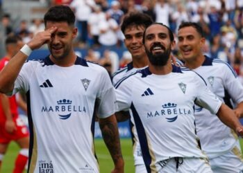 El Marbella se aprovecha de un Sevilla Atlético desquiciado
