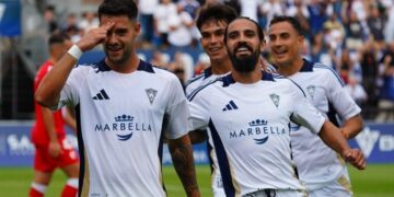 El Marbella se aprovecha de un Sevilla Atlético desquiciado