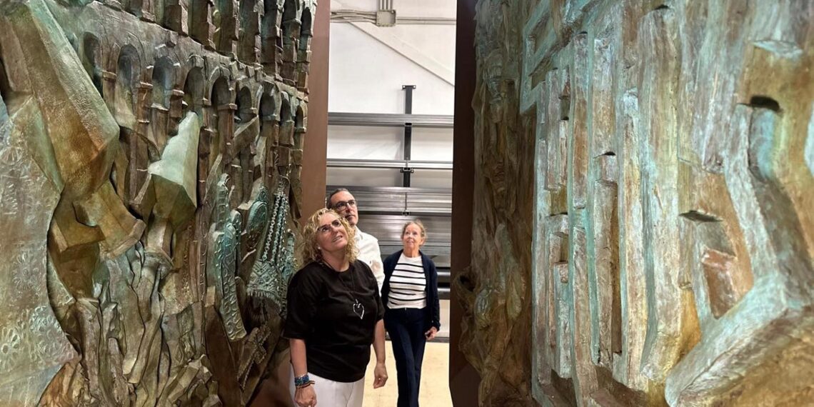 Los seis murales en bronce del proyecto ‘Somos España’, que recogen pasajes de la historia del país, están ya en Fuengirola