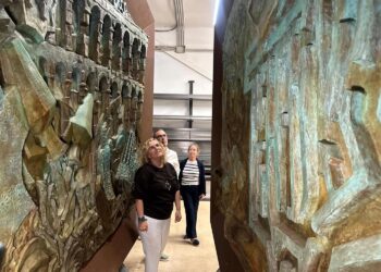 Los seis murales en bronce del proyecto ‘Somos España’, que recogen pasajes de la historia del país, están ya en Fuengirola