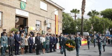 La alcaldesa de Marbella reivindica el «orgullo de ser español» y el «compromiso» de la Guardia Civil