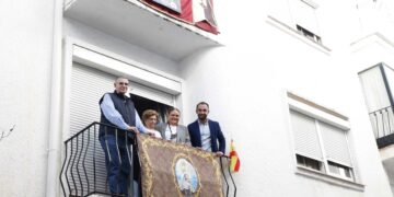 Marbella repartirá más de 600 banderolas para que los vecinos decoren sus balcones de cara a la procesión de la Virgen del Carmen