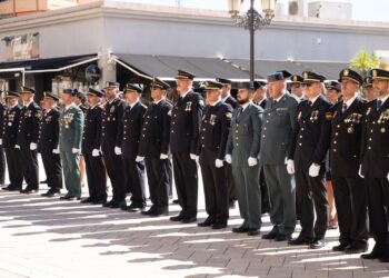 Los alcaldes de Benalmádena y Torremolinos, Juan Antonio Lara y Margarita del Cid, presiden el acto institucional en honor al Patrón del Cuerpo Nacional de Policía