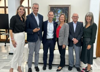 Lara cumple un compromiso histórico con AFAB al conceder una subvención de 300.000 euros para construir el centro de Día de Alzheimer