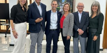 Lara cumple un compromiso histórico con AFAB al conceder una subvención de 300.000 euros para construir el centro de Día de Alzheimer