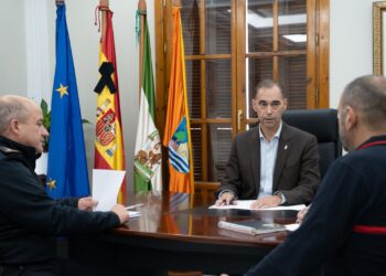 Benalmádena envía a Valencia especialistas en rescate de Bomberos y Policía Local, apoyo aéreo con drones y equipo técnico