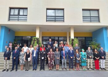 Torremolinos rinde homenaje a los cien años de radio en España en la celebración del Día de la Fiesta Nacional