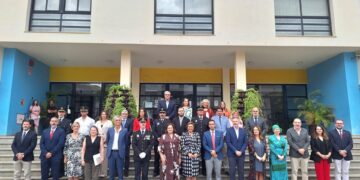 Torremolinos rinde homenaje a los cien años de radio en España en la celebración del Día de la Fiesta Nacional