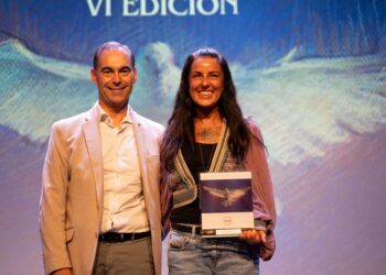 La Mari de Chambao y Adintre reciben en Benalmádena el Premio Noble de la Paz