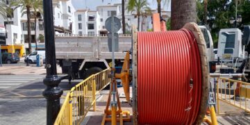 Endesa refuerza la red de media tensión de Marbella