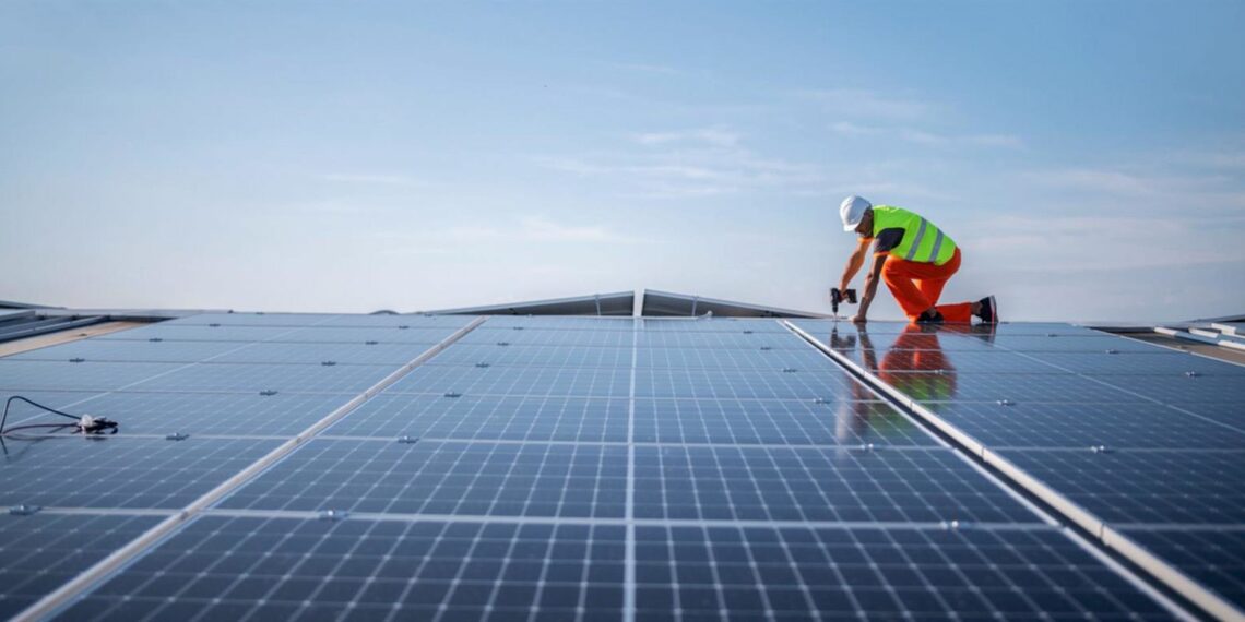 Una delegación de MeetMED visita Málaga para conocer iniciativas municipales en materia de energías renovables