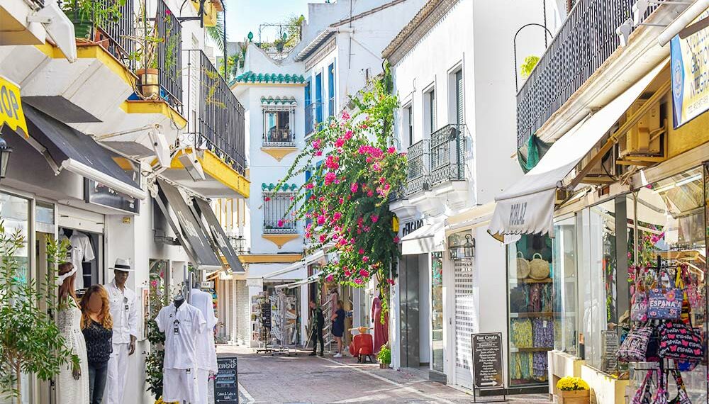 Marbella cierra septiembre con un 11 por ciento menos de desempleados que el año pasado