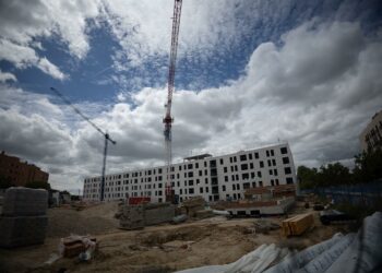 Junta pide que el Gobierno no aplique estímulos por aplicar la Ley de Vivienda: «Protege al okupa frente al propietario»