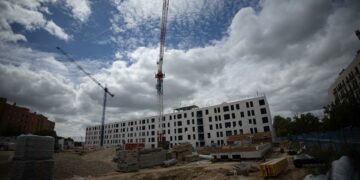 Junta pide que el Gobierno no aplique estímulos por aplicar la Ley de Vivienda: «Protege al okupa frente al propietario»