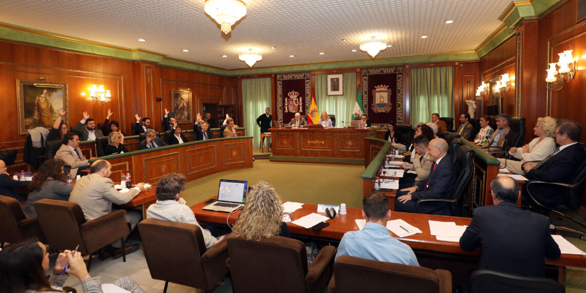 Marbella insta al Gobierno central a que aborde de forma «urgente» la liberalización de la AP-7