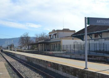 Más de cuatro horas aislados en Antequera tras la cancelación de las líneas de tren a Málaga