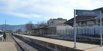 Más de cuatro horas aislados en Antequera tras la cancelación de las líneas de tren a Málaga