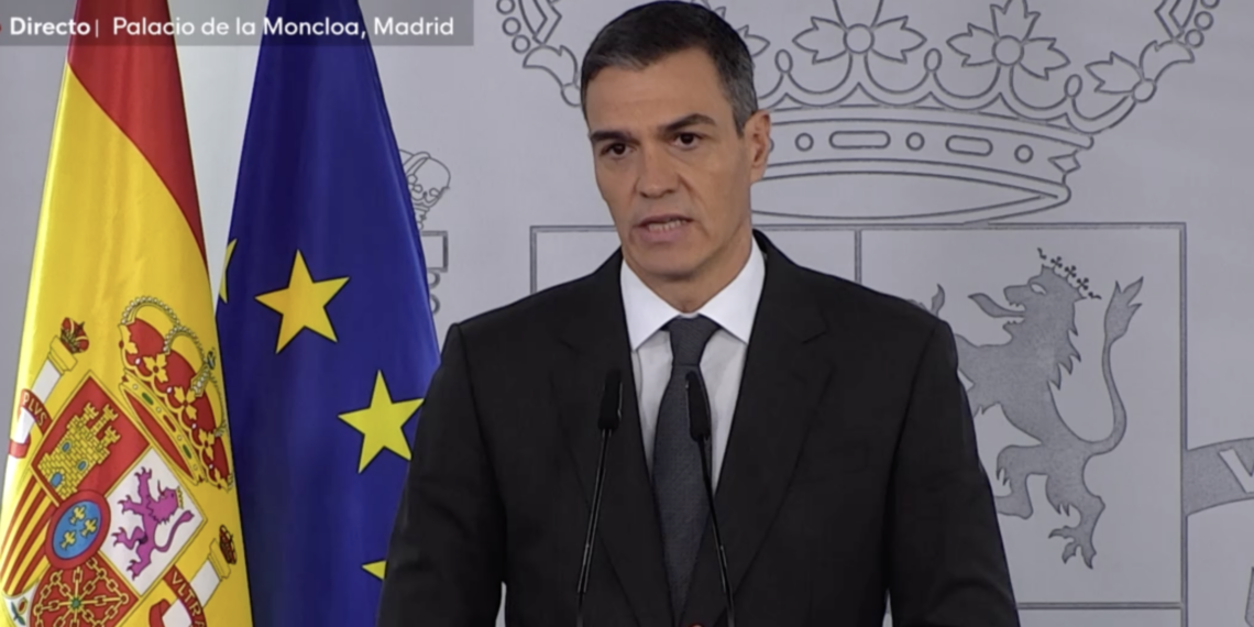 Sánchez enviará otros 5000 militares en 24 horas, duplica el número de policías y emplaza a Mazón a pedir más ayuda