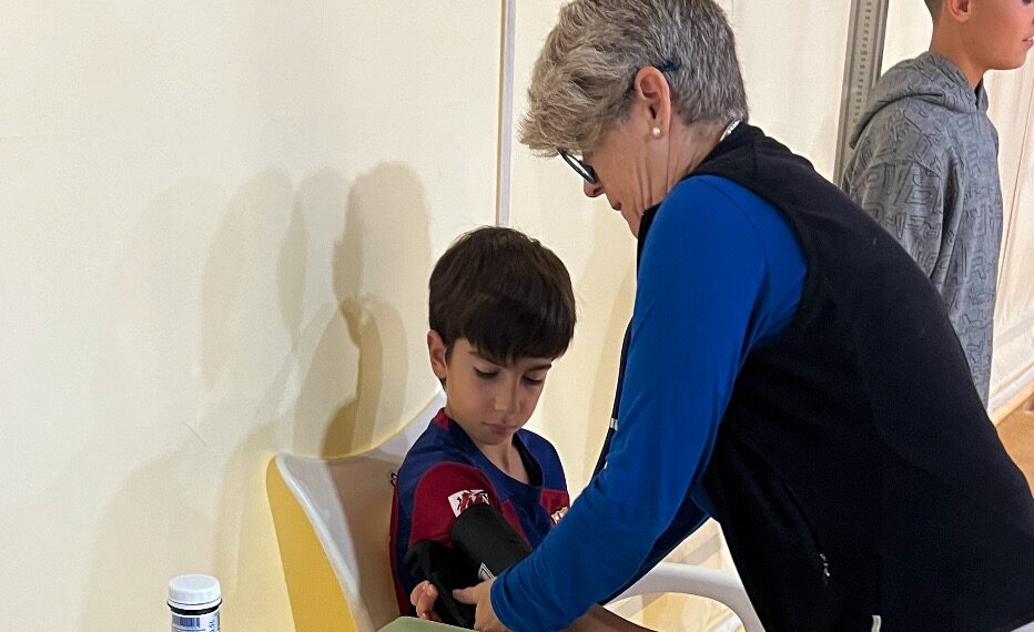 El Ayuntamiento realiza reconocimientos médicos gratuitos a 200 alumnos de las Escuelas Deportivas Municipales de Fútbol y Baloncesto