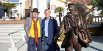 Estepona amplía su Ruta de Esculturas con una obra de Juanjo San Pedro en el entorno del Mirador El Carmen