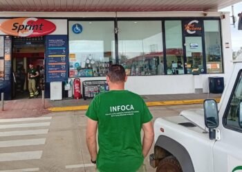 El emotivo gesto de una gasolinera de Valencia a bomberos del INFOCA: «Gracias, invita la casa»