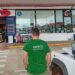El emotivo gesto de una gasolinera de Valencia a bomberos del INFOCA: «Gracias, invita la casa»