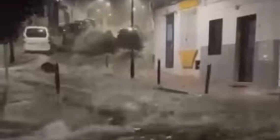 La DANA deja una noche intensa en Marbella: Hasta 30 litros por metro cuadrado y 120 avisos