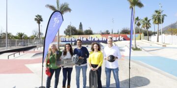 Marbella continúa su apuesta por el deporte inclusivo con la puesta en marcha de la Escuela Municipal de Skate Adaptado