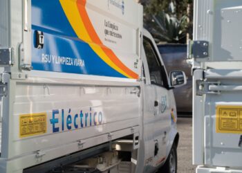 El servicio de limpieza de Benalmádena contará con siete nuevos vehículos que permiten dar servicio a calles más estrechas