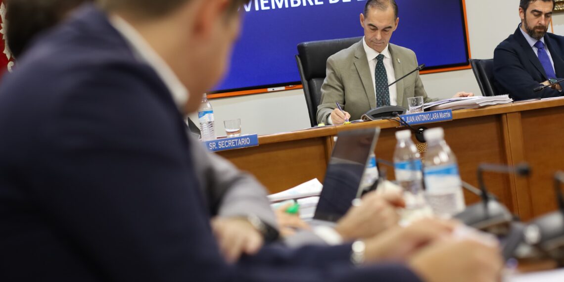 El Ayuntamiento de Benalmádena aprueba de manera inicial el presupuesto municipal para 2025 que asciende a 110.804.161 euros