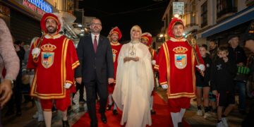 La Navidad en Torremolinos: Pasión Vega brilla en el encendido del alumbrado